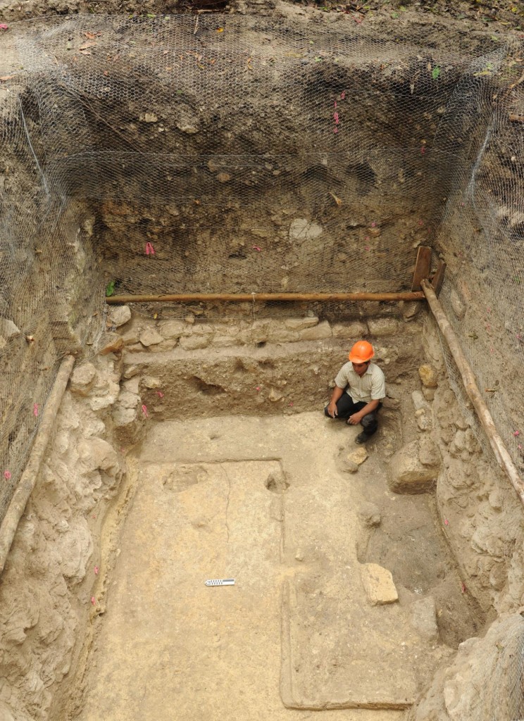 Mayan civilization: An early elite residence at Ceibal, about 750 B.C. (Takeshi Inomata/University of Arizona)