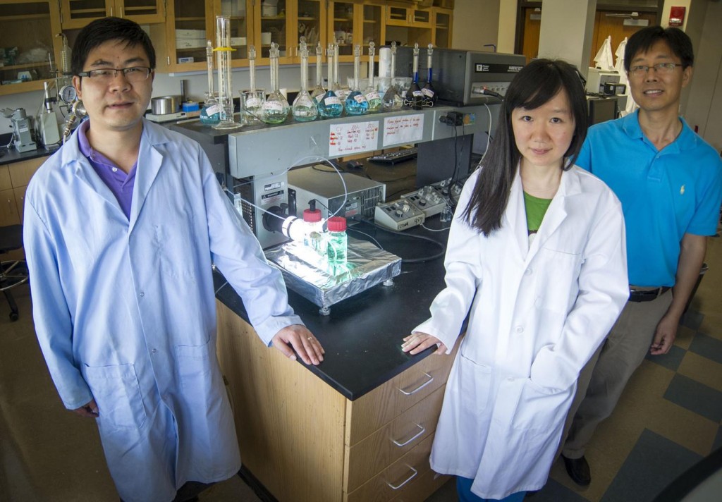 Solar energy: Dong Liu (left), Zi Wei (center) and Fuqiang Liu in the UT Arlington Materials Science and Engineering Department (UT Arlington)