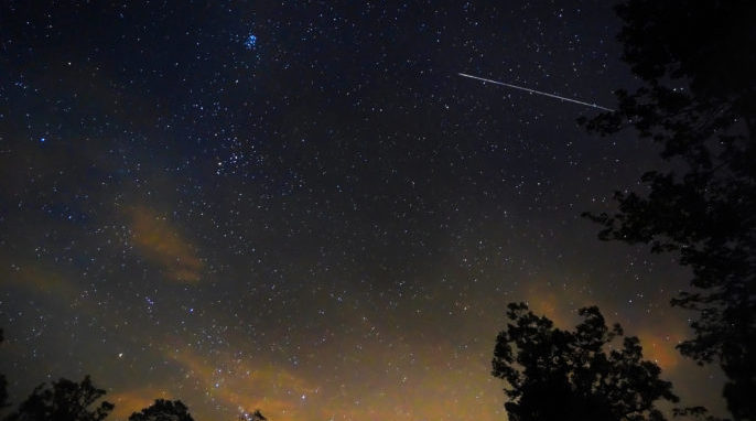 Two Perseid meteors from western NC (Emily Willoughby)