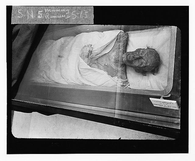 Do mummies decompose?